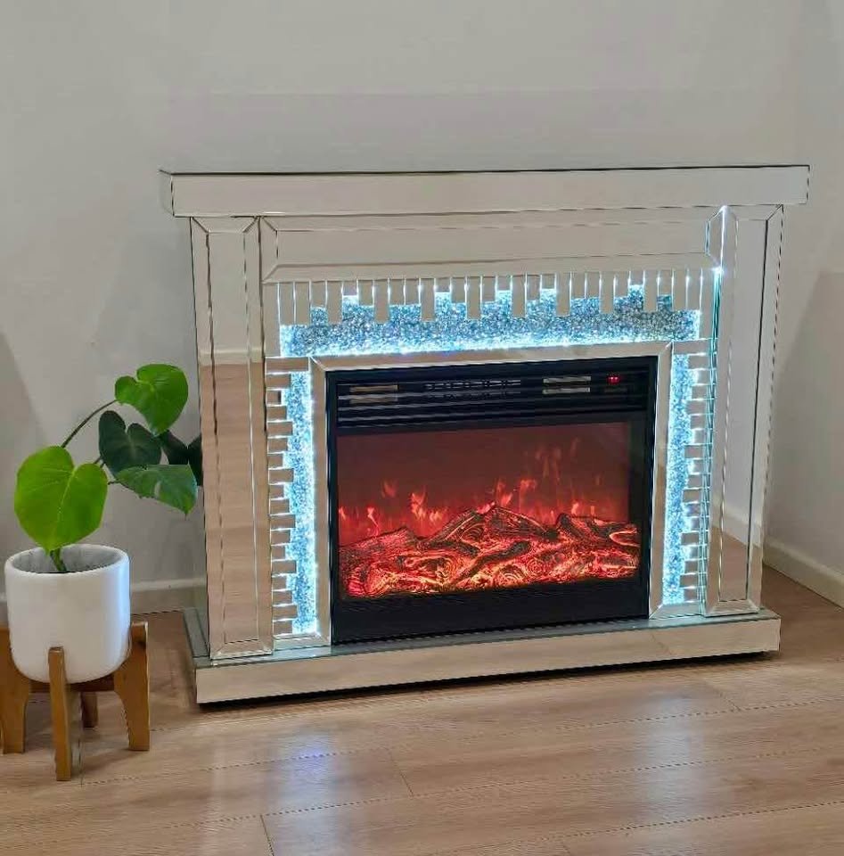 Mei Ping Lim Facebook ad: CLEARANCE! Chest of drawers / Bedside table/ Mirrored…