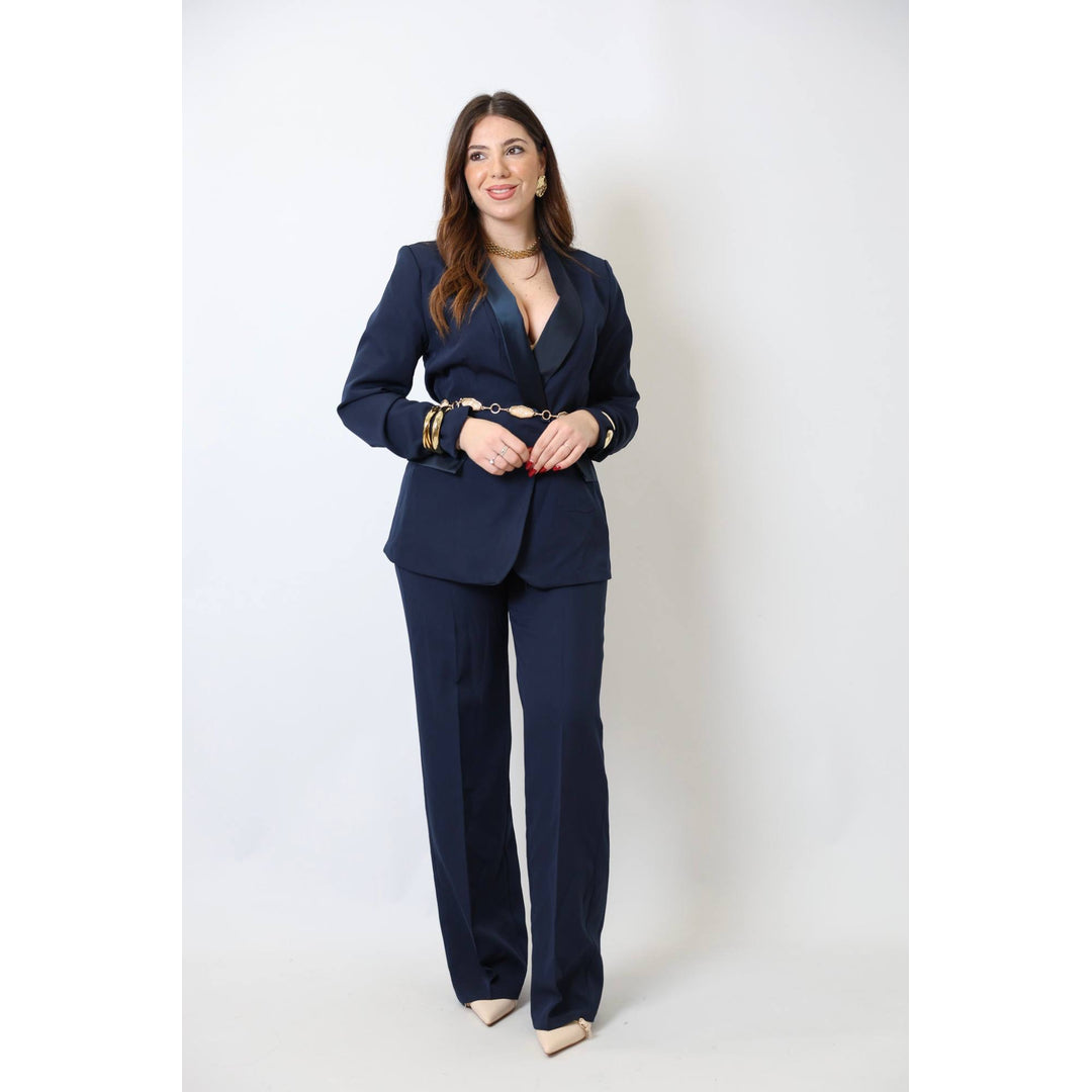Les Femmes Facebook ad: Tesoro Usa il Codice Sconto: 𝗟𝗘𝗦𝗙𝗘𝗠𝗠𝗘𝗦𝟭𝟬 per…