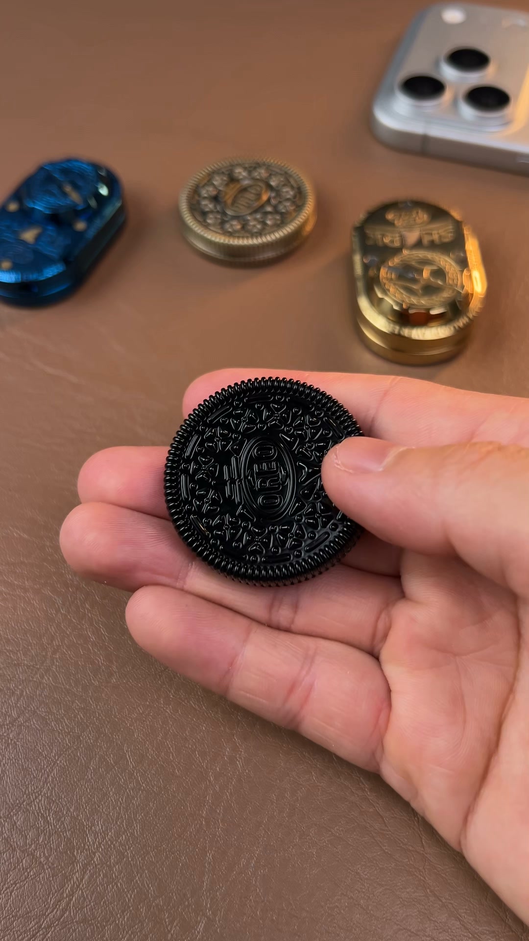 Fidgee Updates Facebook ad: Oreo-Snap Fidget. Snap. Slide. Spin. Metal EDC.