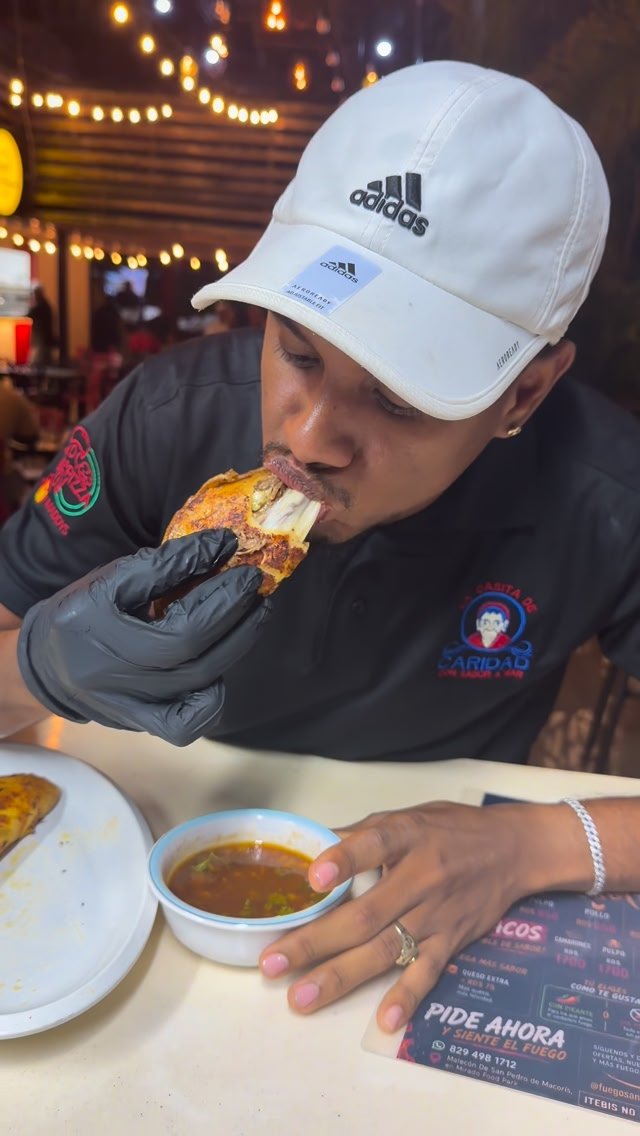 Fuegosantotaqueria Facebook ad: ¿Con picante o sin picante?