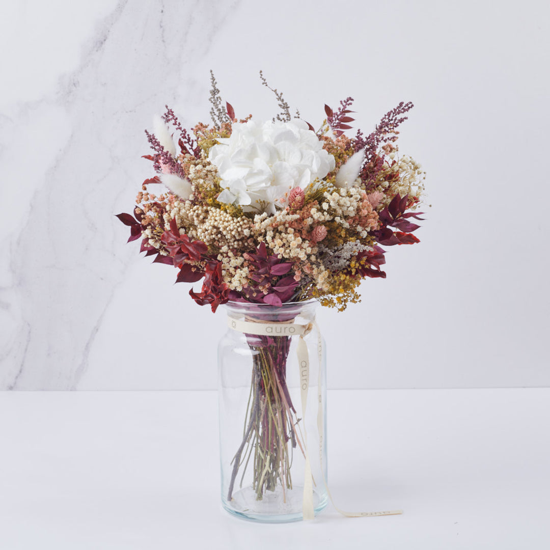 Auro Floral Facebook ad: Sorprende con flores preservadas, las flores que más…