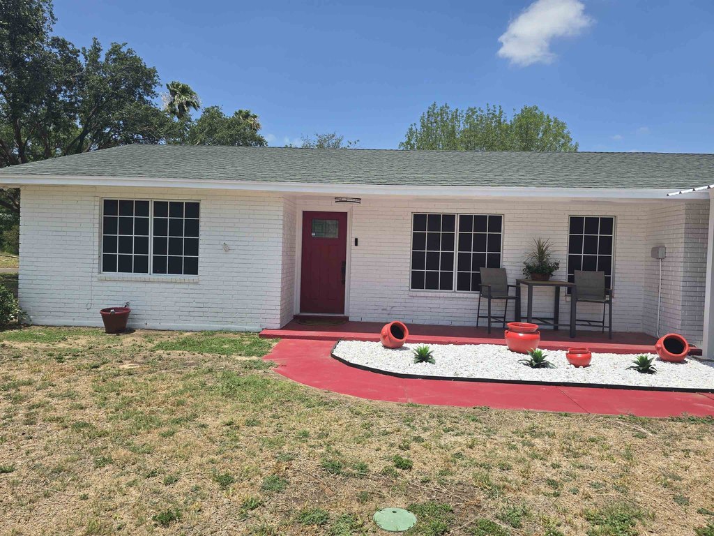 Realtor.com - Local Listings Facebook ad