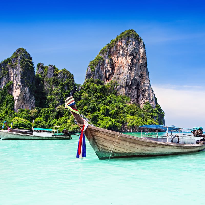 Skyscanner Facebook ad: Flights, hotels and car hire - all in one app