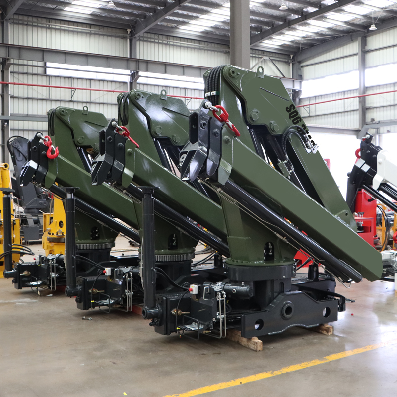 Bob Lift Construction Machinery Facebook ad: Knuckle Boom Crane