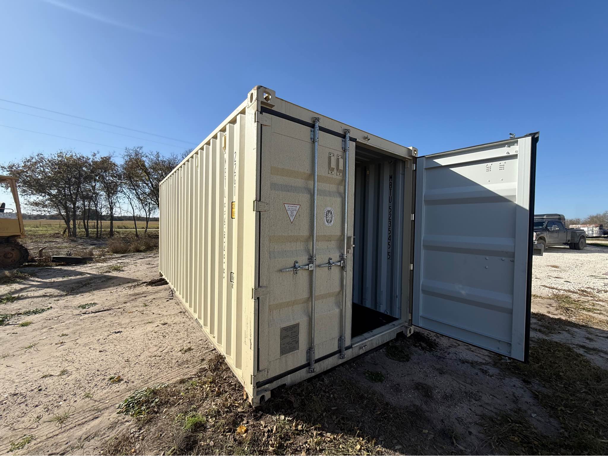 Ram Alvarez Facebook ad: Storage shipping containers /Sales & relocations