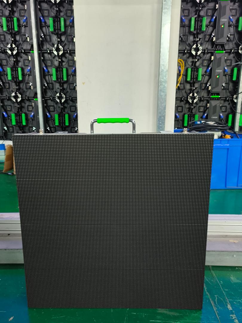 Eachinled Bella Facebook ad: Need Led Videowall for Indoor/Outdoor?