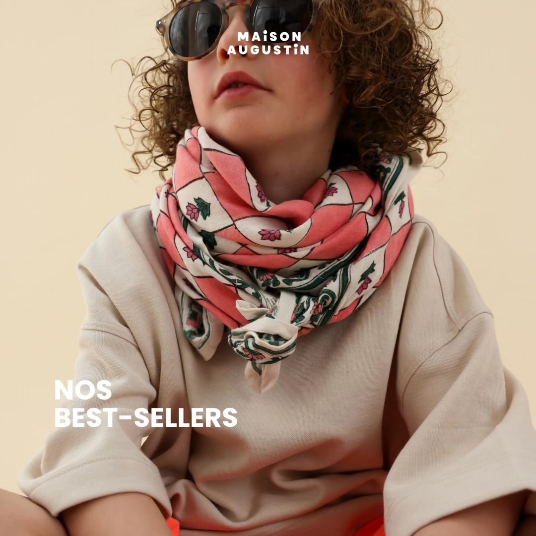 Maison Augustin Facebook ad: Foulards, sacs, trousses.