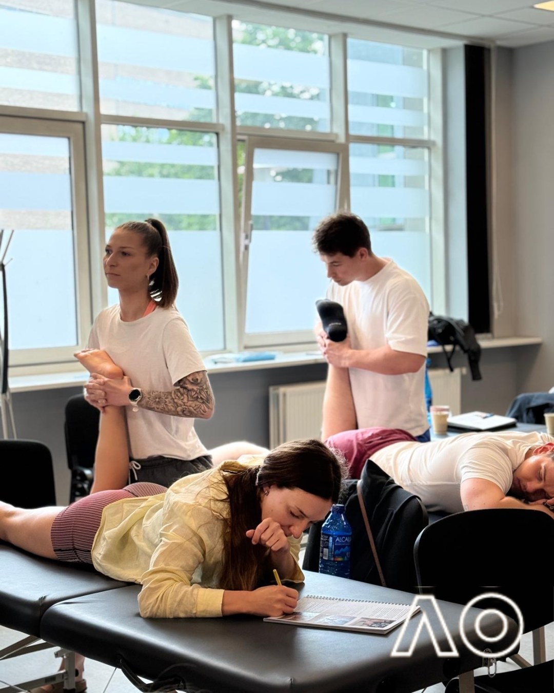 Akademia Osteopatii Facebook ad: Czerwiec wystartował, a razem z nim ostatni miesiąc…
