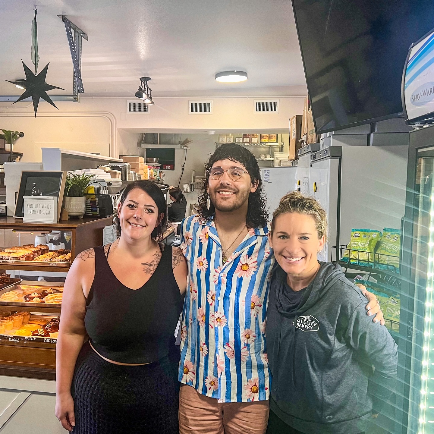 HaleLife Bakery Facebook ad: Know someone who is vegan or gluten-free?