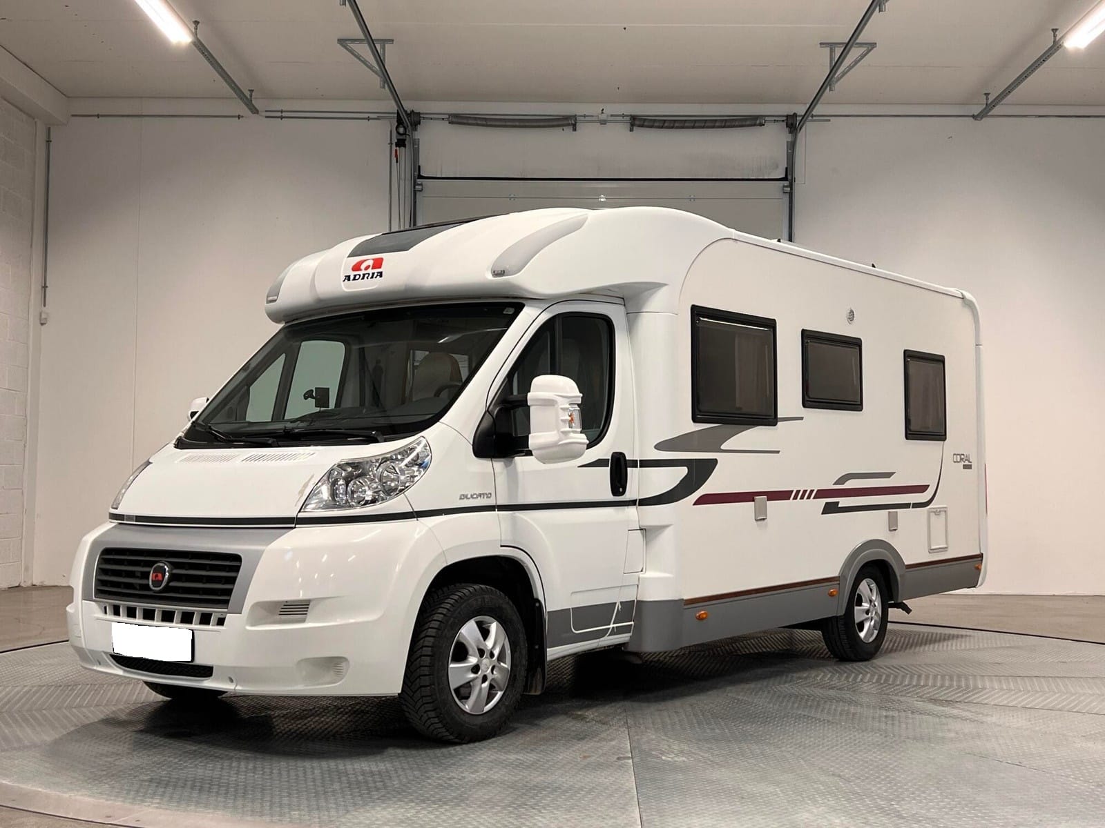 4H R&D Camping-car Facebook ad: Adria Coral S 650 SP