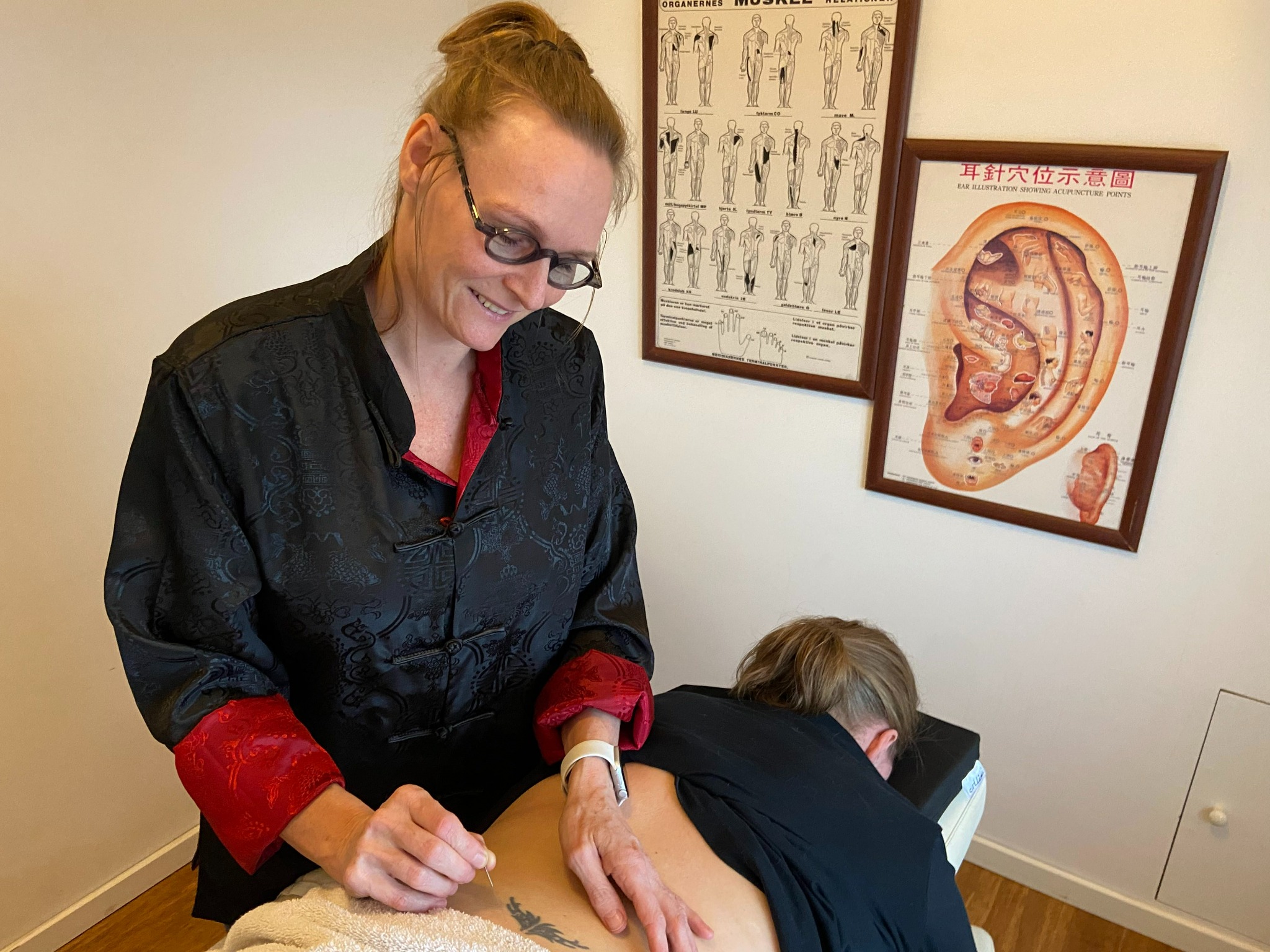ISAK Qigong & Akupunktur Facebook ad: Akupunktur mod lændesmerter