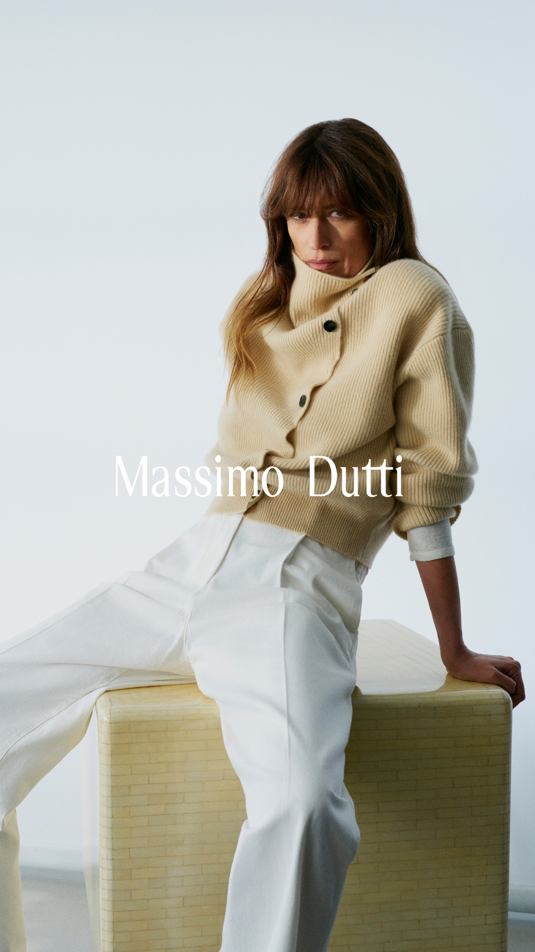 Massimo Dutti Facebook ad: NEW IN