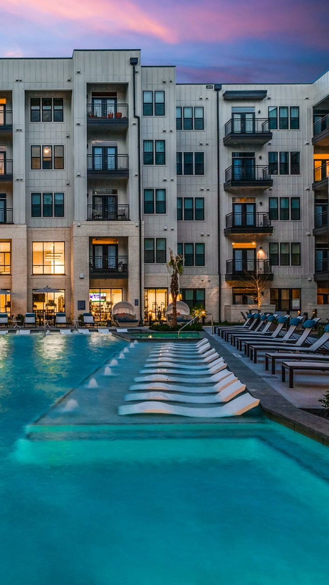 Lenox Oaks Apartments Facebook ad: Up to 6 Weeks Free