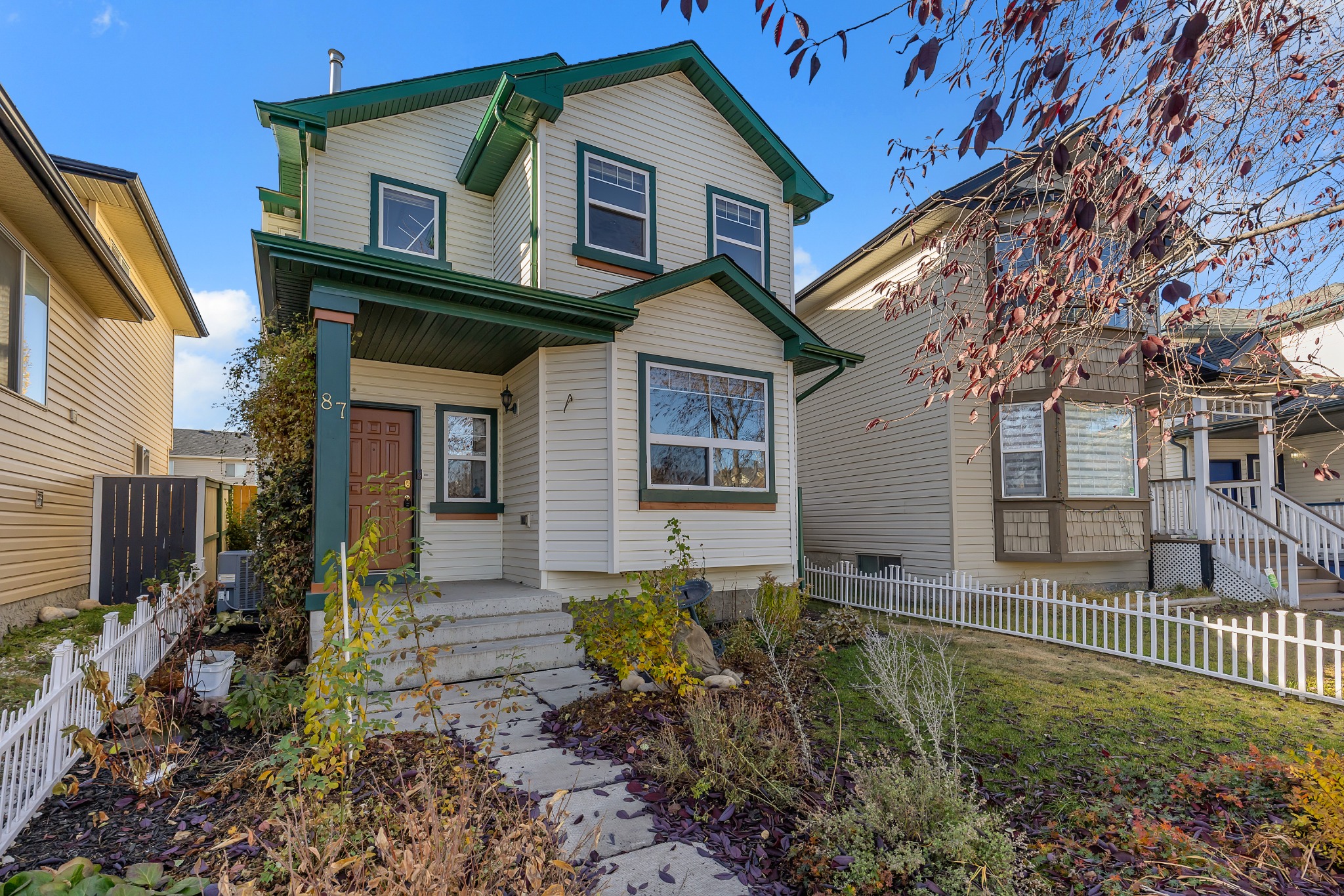 Cory Lomsnes- RE/MAX Mountain View - Calgary Facebook ad: Welcome to 87 Coventry Road!