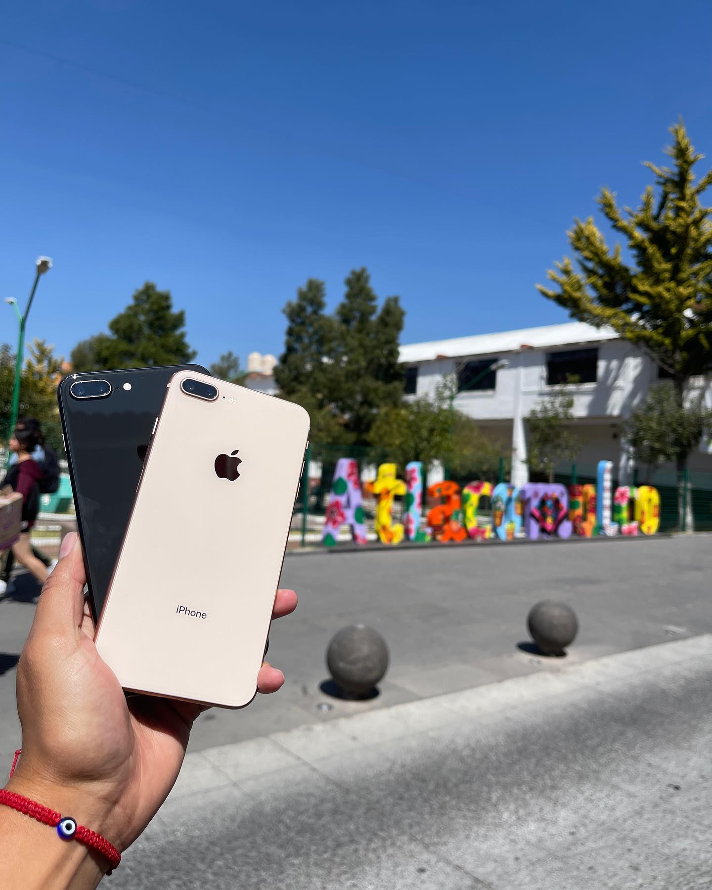 CellStore Facebook ad: Gracias por la confianza los mejores teléfonos del…