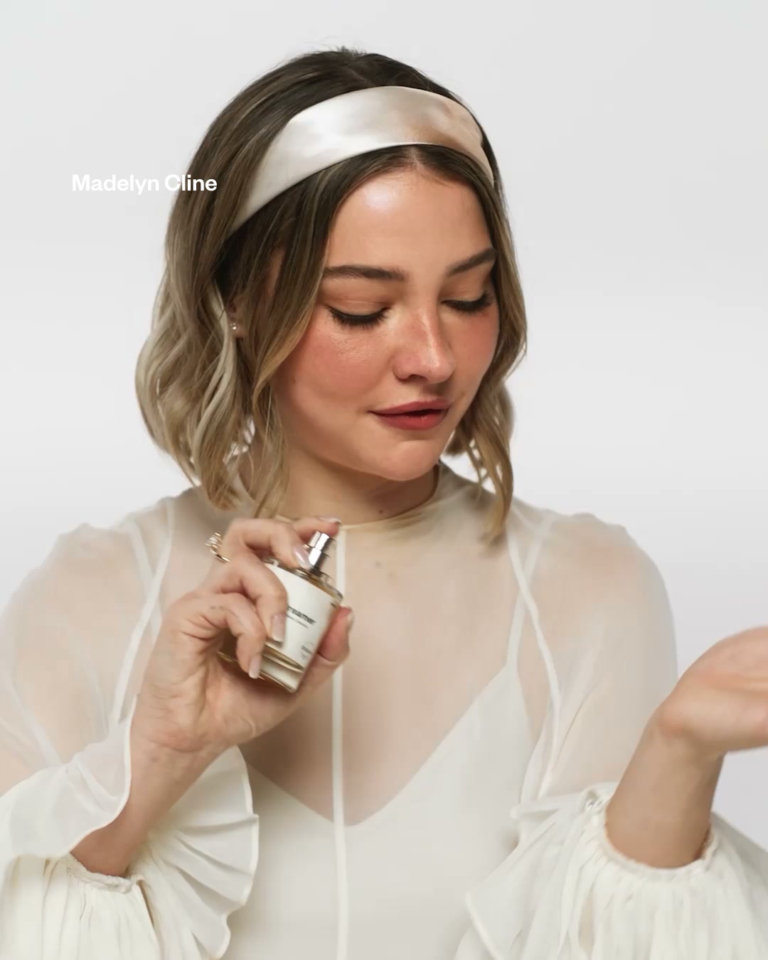 Dossier Facebook ad: Discover Every Side of Vanilla