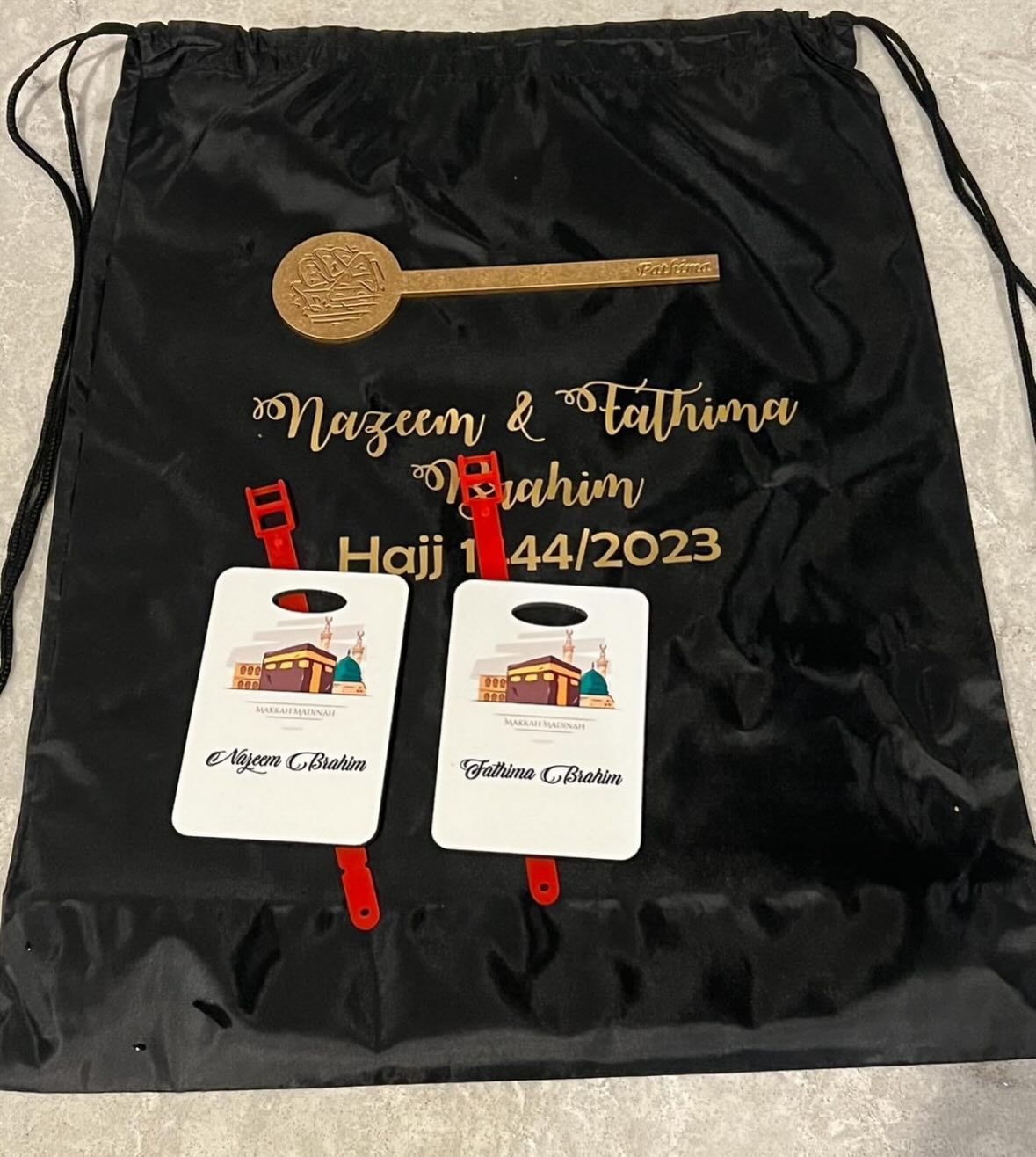 Accesoriez Facebook ad: Umrah Gifting