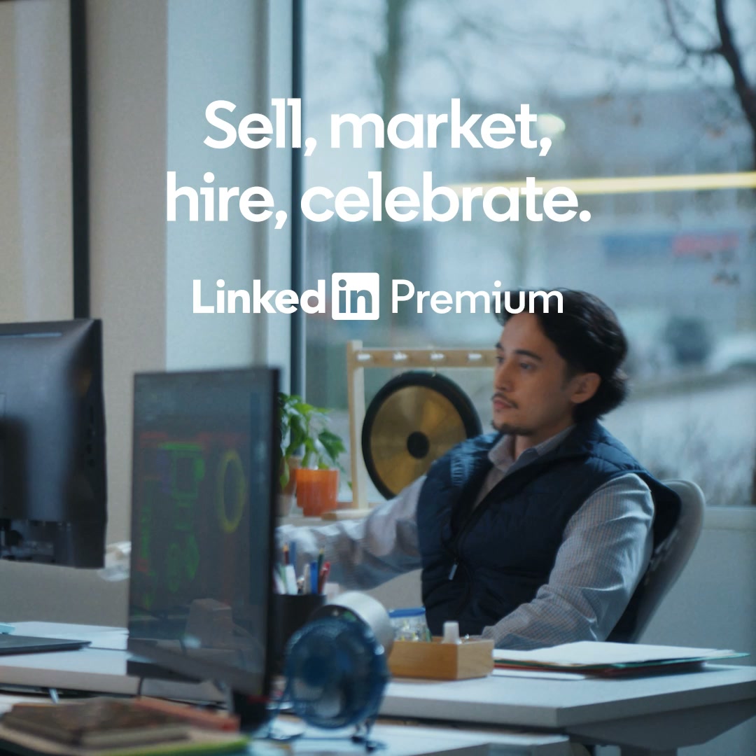 LinkedIn Facebook ad: Premium All-in-One.