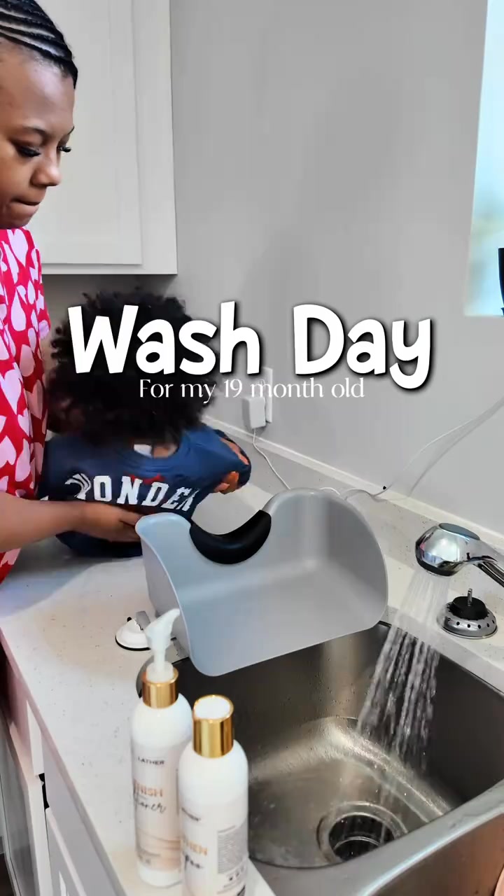 Joniaalillian Facebook ad: Revive Your Curls This Wash Day