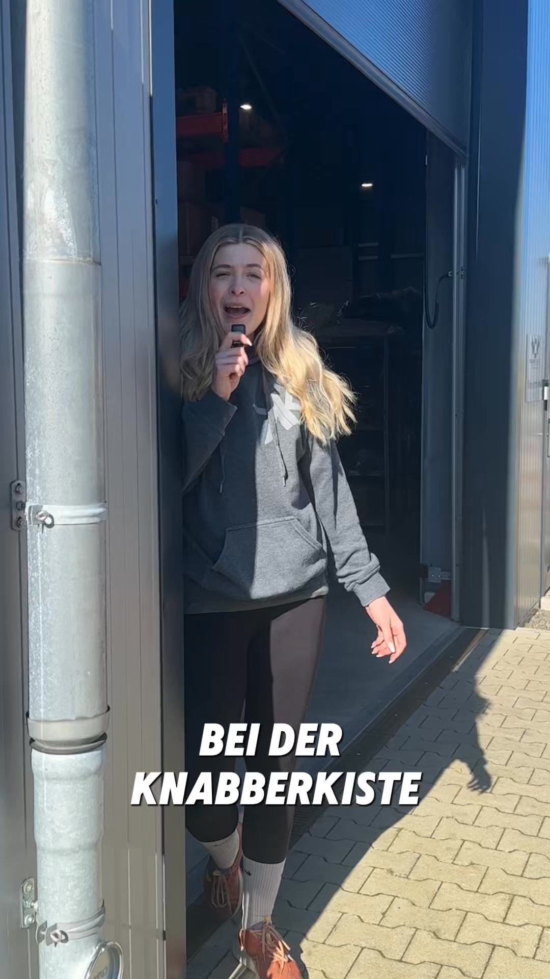 Knabberkiste Facebook ad: Von mini bis maxi