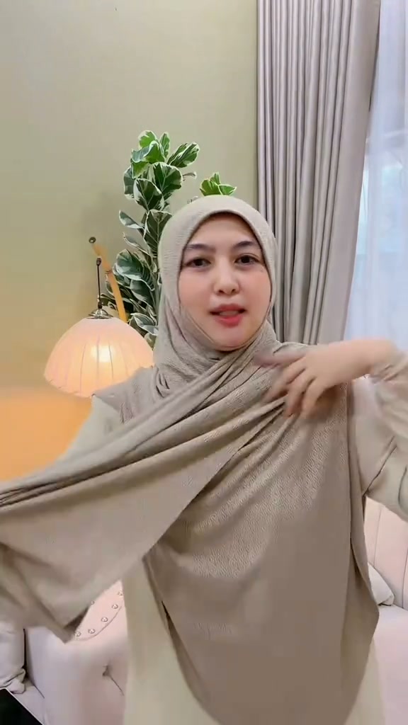 Zihaluv Collections Facebook ad: PAGI KELAM-KABUT? SARUNG ALEEYA LAZY, RAPIIKAN SIKIT……