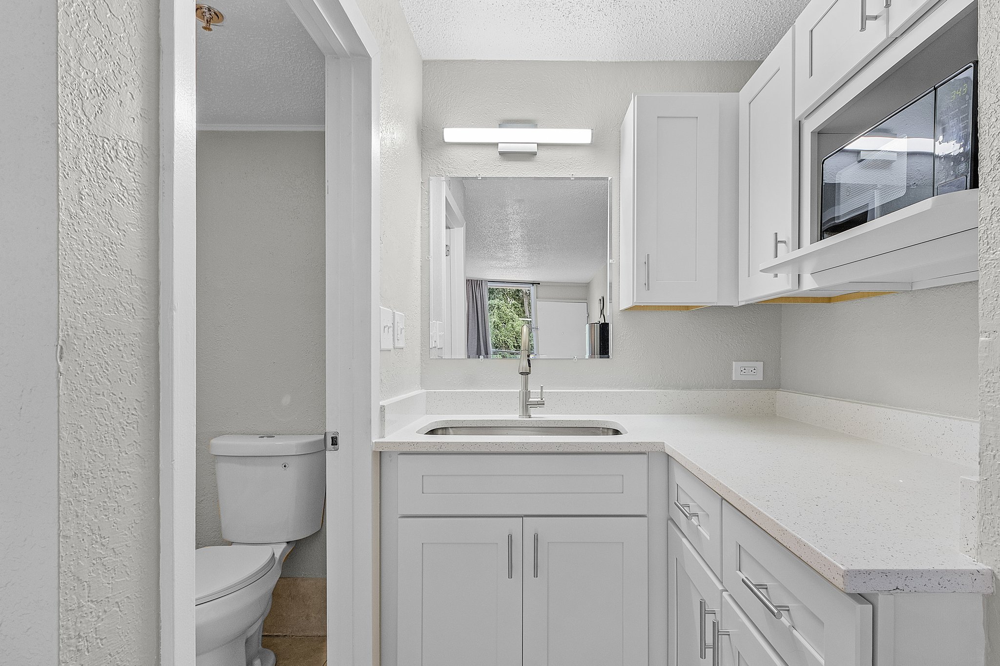 Rost Cassel Facebook ad: Studio 1 Bath Apartment