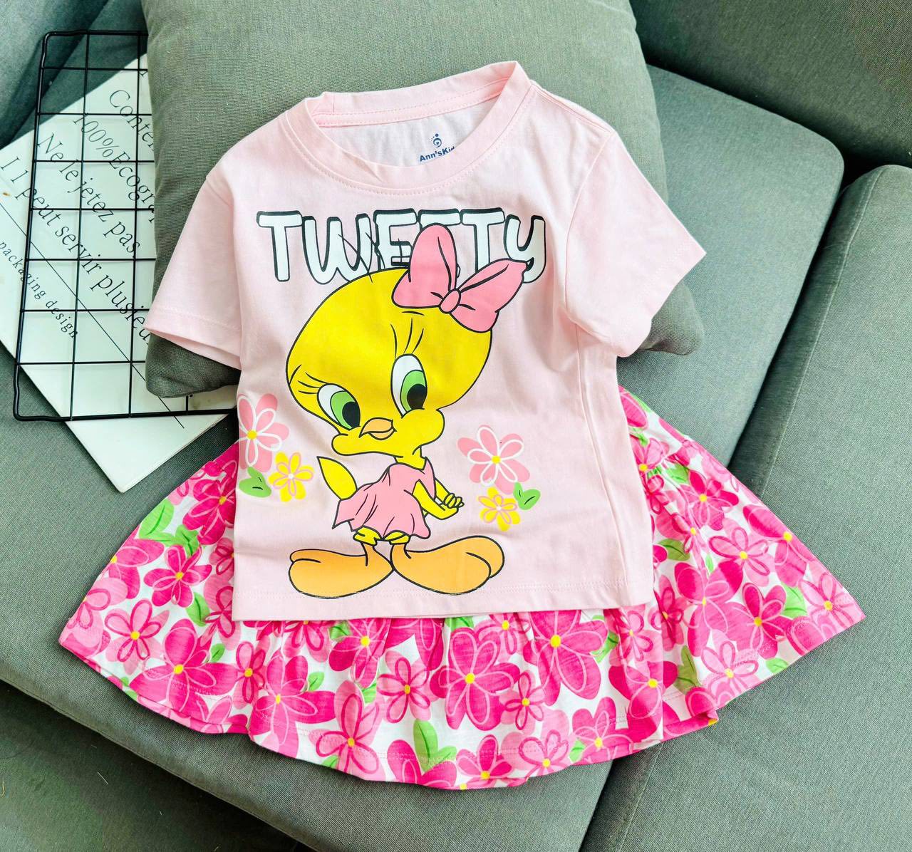 Lion kids clothes shop Facebook ad