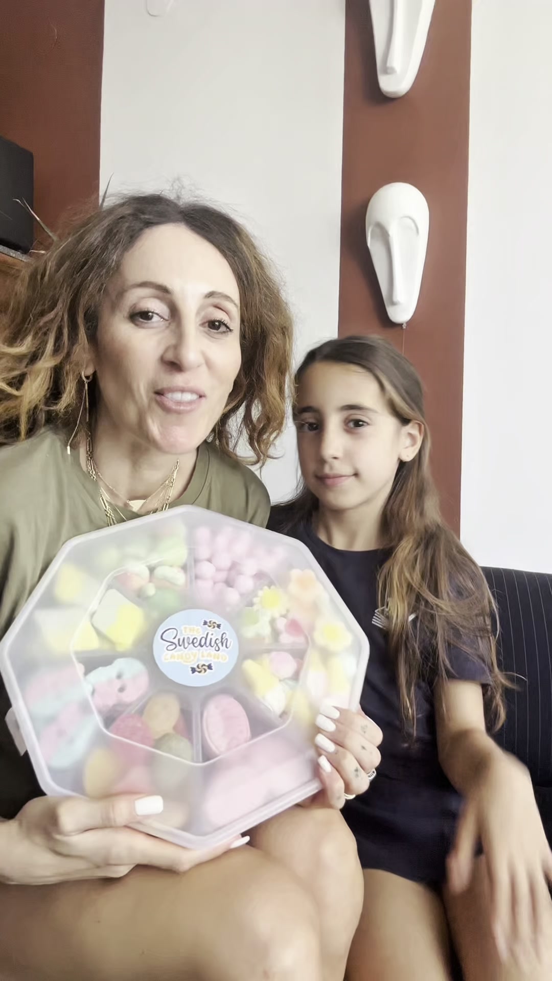 Swedish Candy Land Facebook ad: הסוכריות שהתמכרנו אליהן