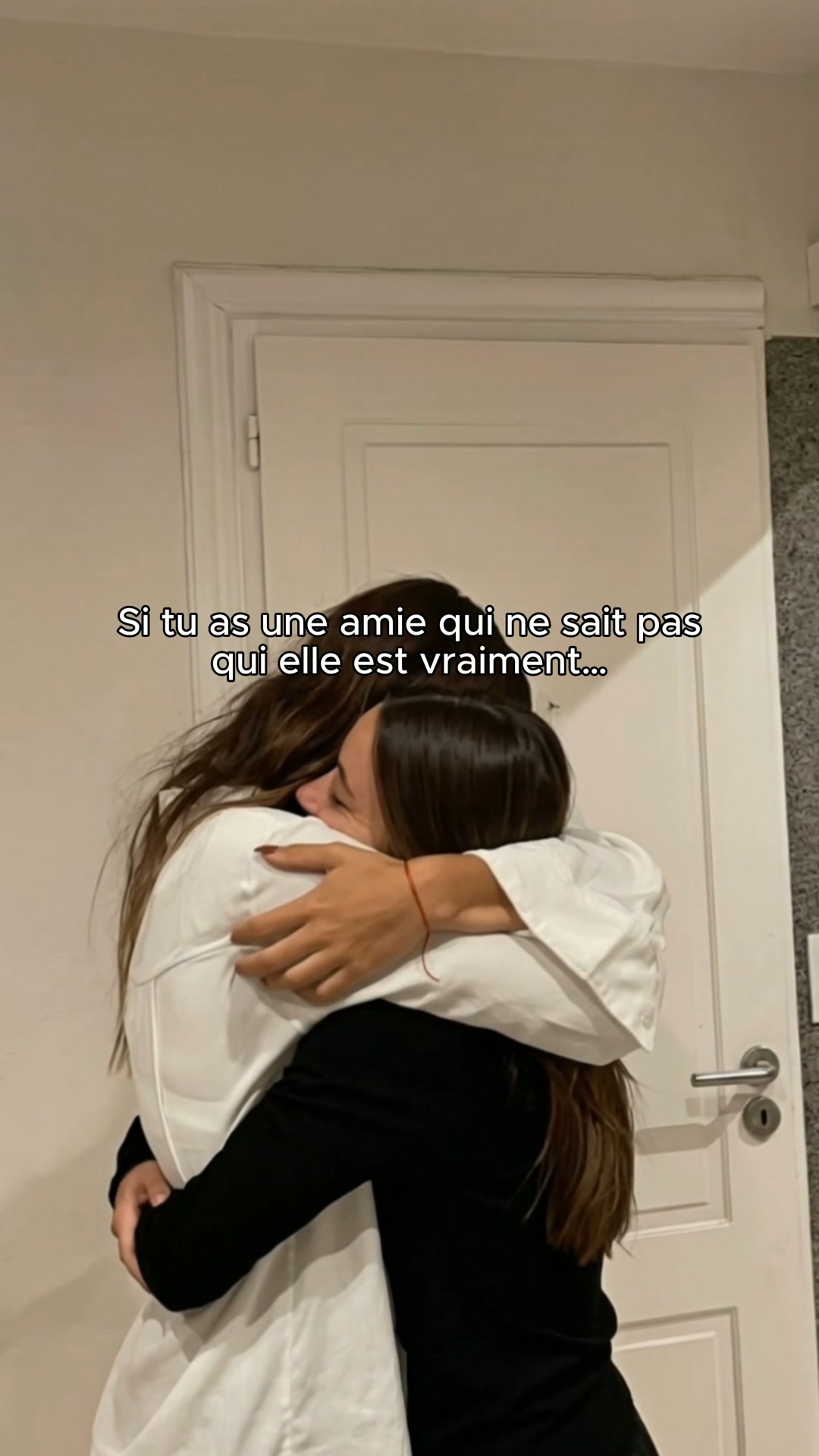 Unik Journal Facebook ad: Elle traverse l'enfer, et toi?