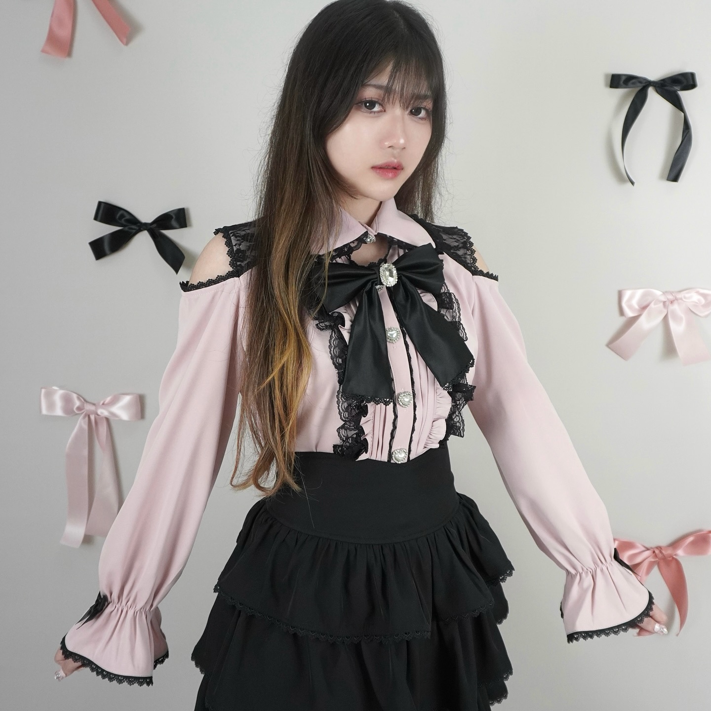 Rozalin Official TH Facebook ad: 【 𝓝𝓮𝔀 𝓐𝓻𝓻𝓲𝓿𝓪𝓵 】