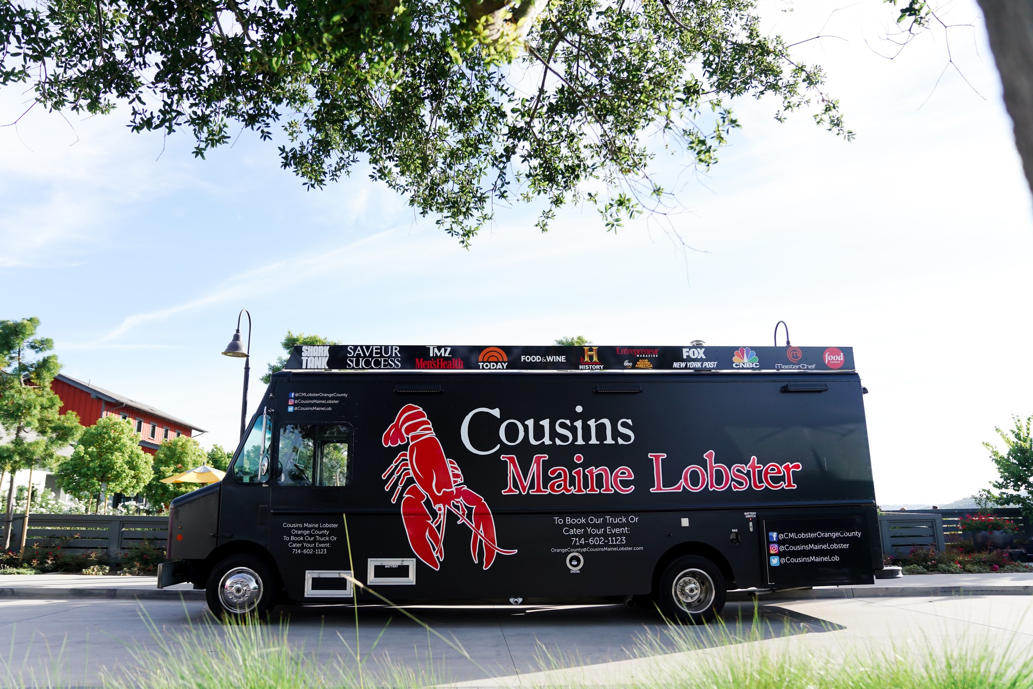 Cousins Maine Lobster - New York, NY Facebook ad: Hopewell Junction, lobster just pulled up hot.