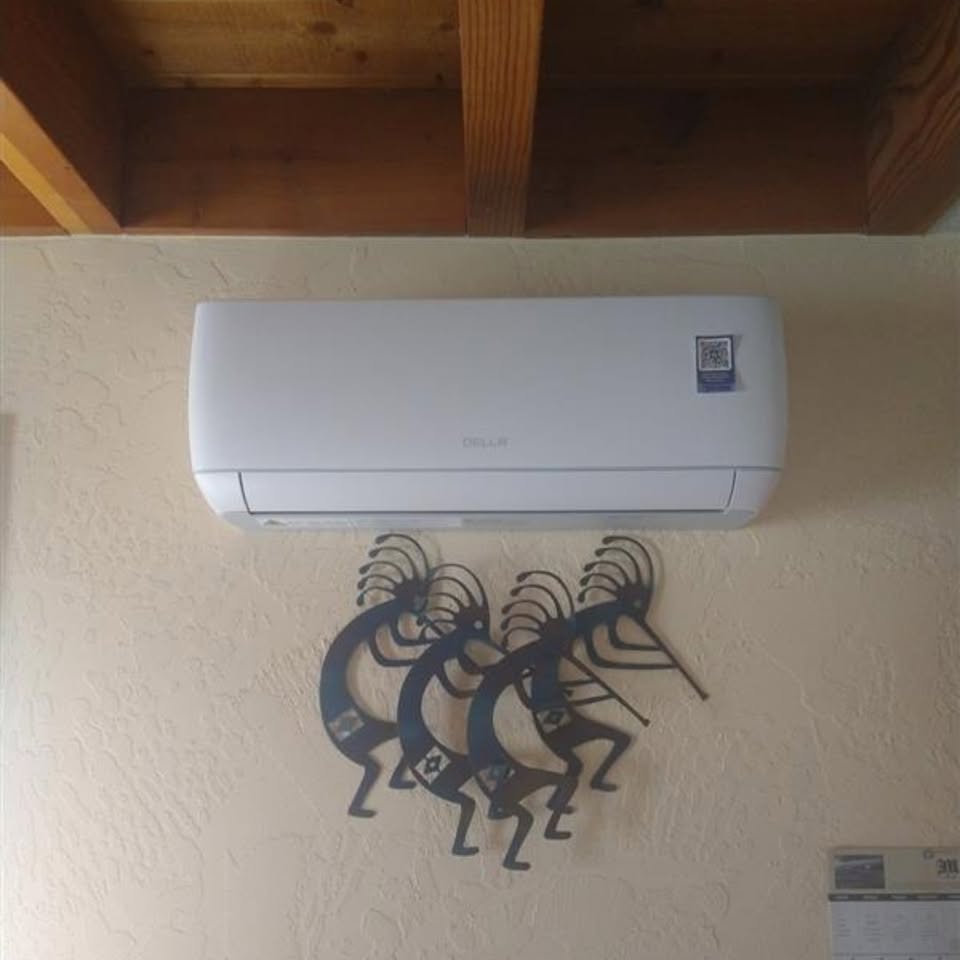 Della Home Facebook ad