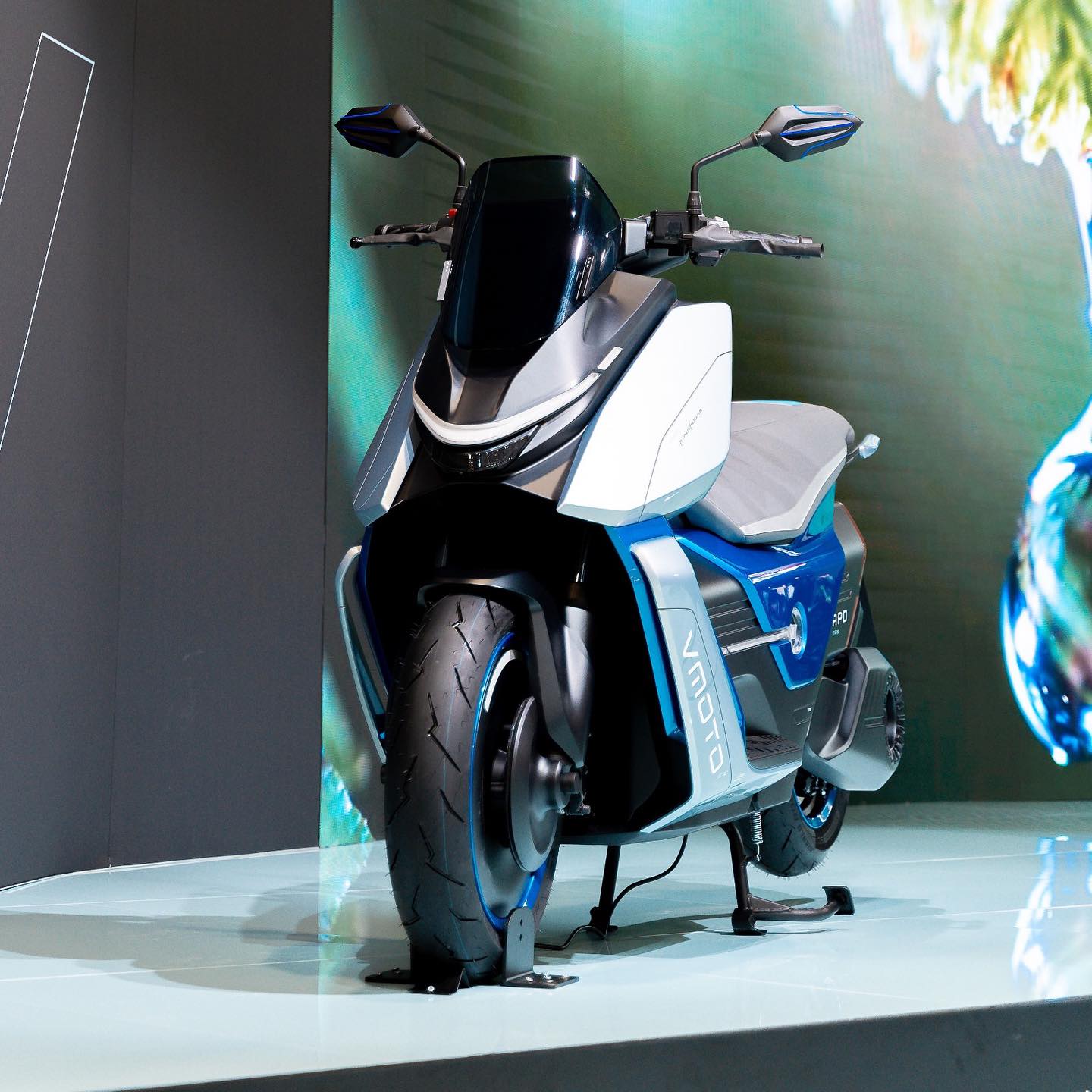 Vmoto Facebook ad