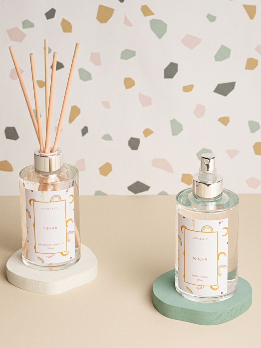 Candle & Co Facebook ad: Velas aromáticas e difusores com fragrâncias únicas e…