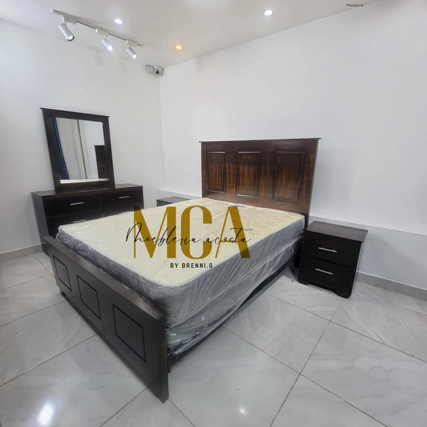 Mca.deko Facebook ad: oferta de juego de aposento 25,500