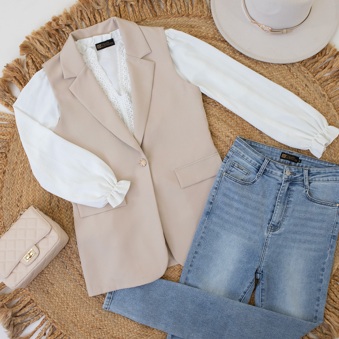 Fashion Musthaves Facebook ad