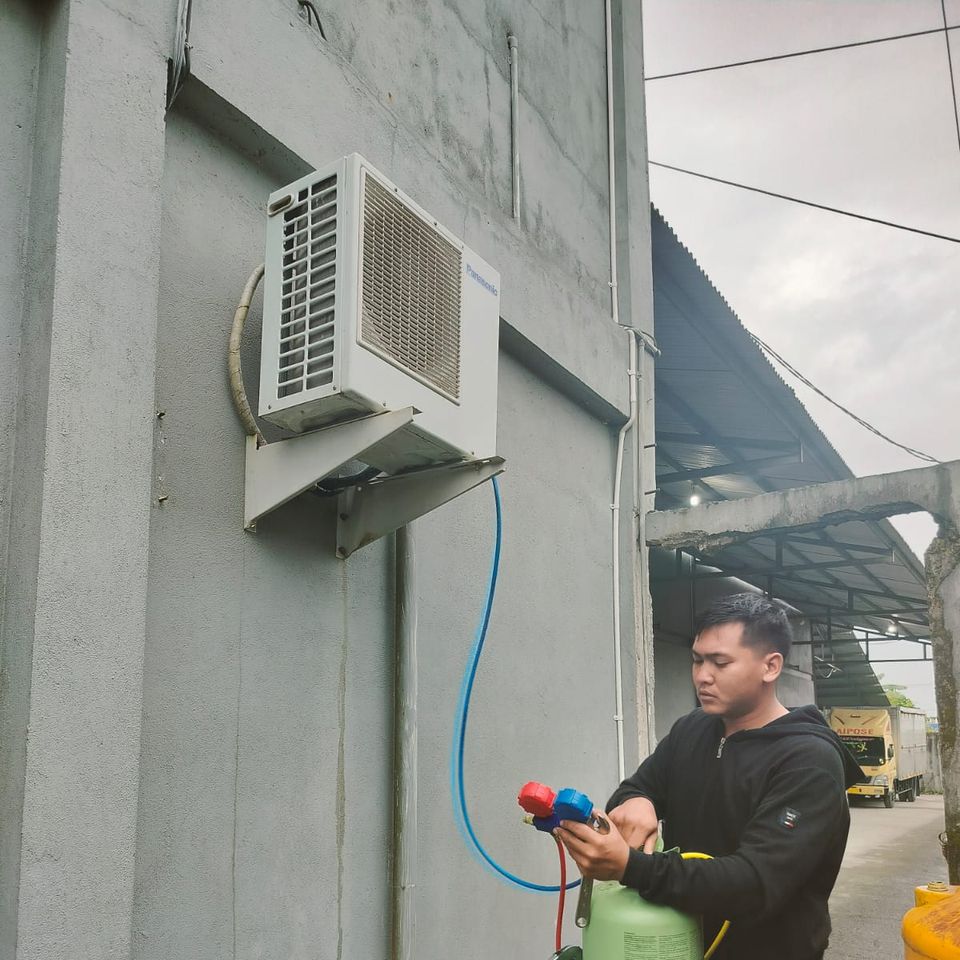 Timika Sejuk Teknik Facebook ad: Layanan service AC Kota timika