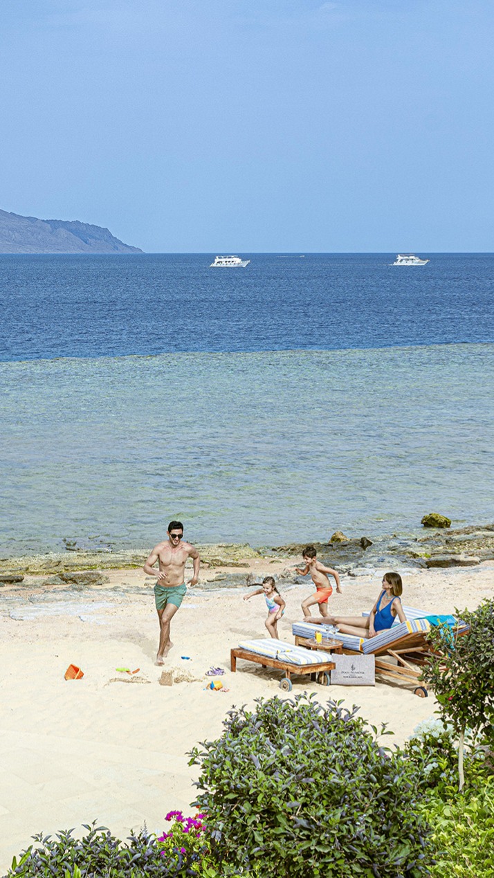 Four Seasons Resort Sharm El Sheikh, Egypt Facebook ad: Red Sea Spring Escape