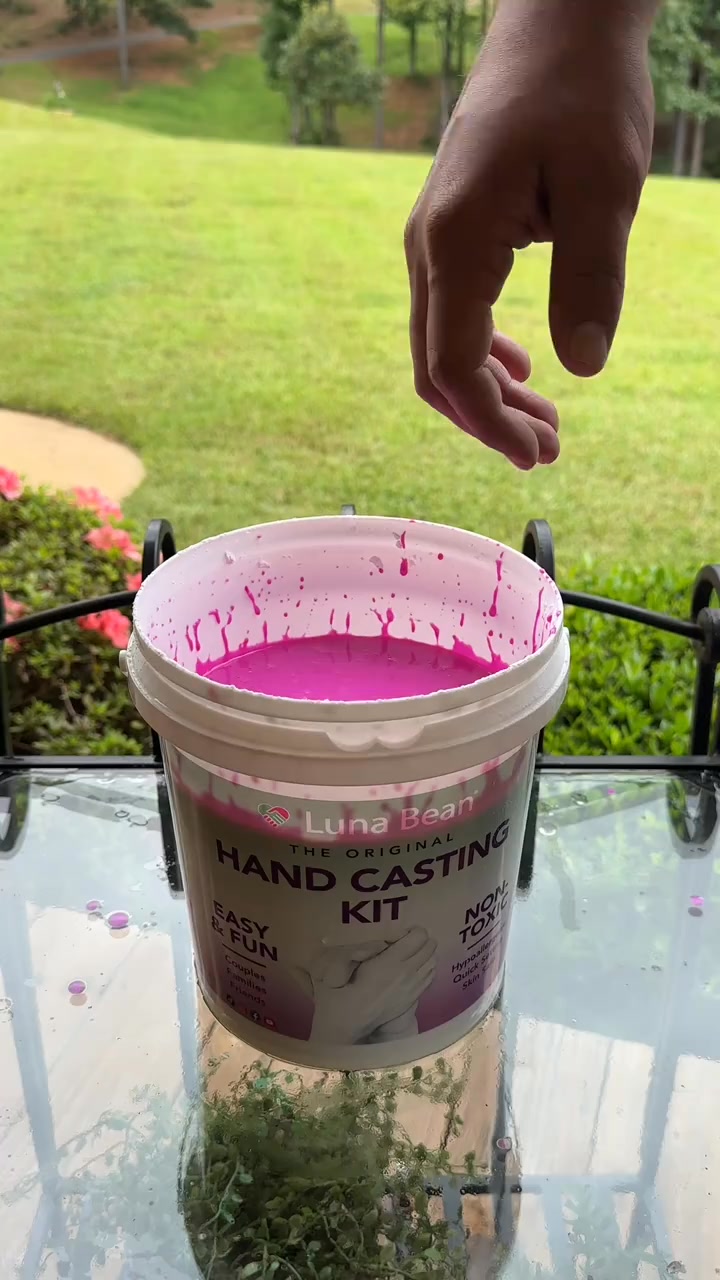 Australian Kids Facebook ad: #1 Handprint