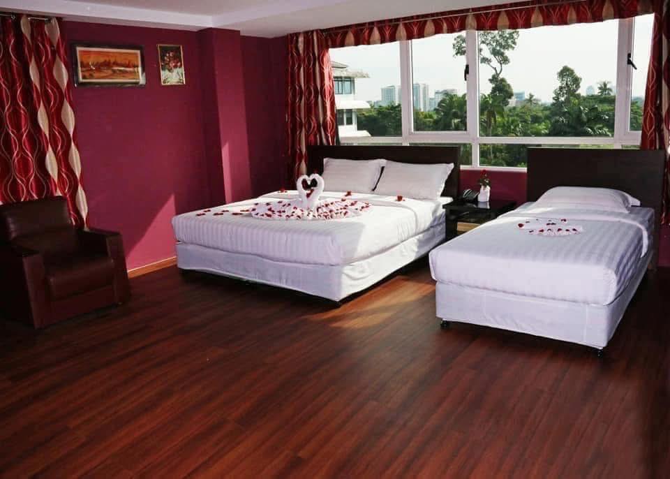 Beauty Land Hotel ကန်တော်ကြီး ဗဟန်းမြို့နယ် Facebook ad: ကျပ်