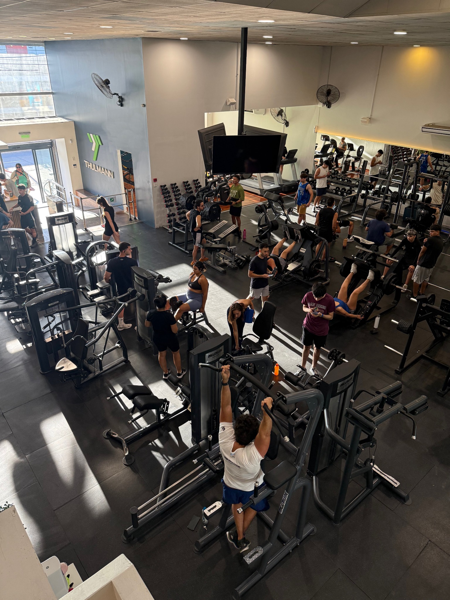 Thulmann Fitness Center Facebook ad: Tu cuerpo es tu hogar, cuídalo.