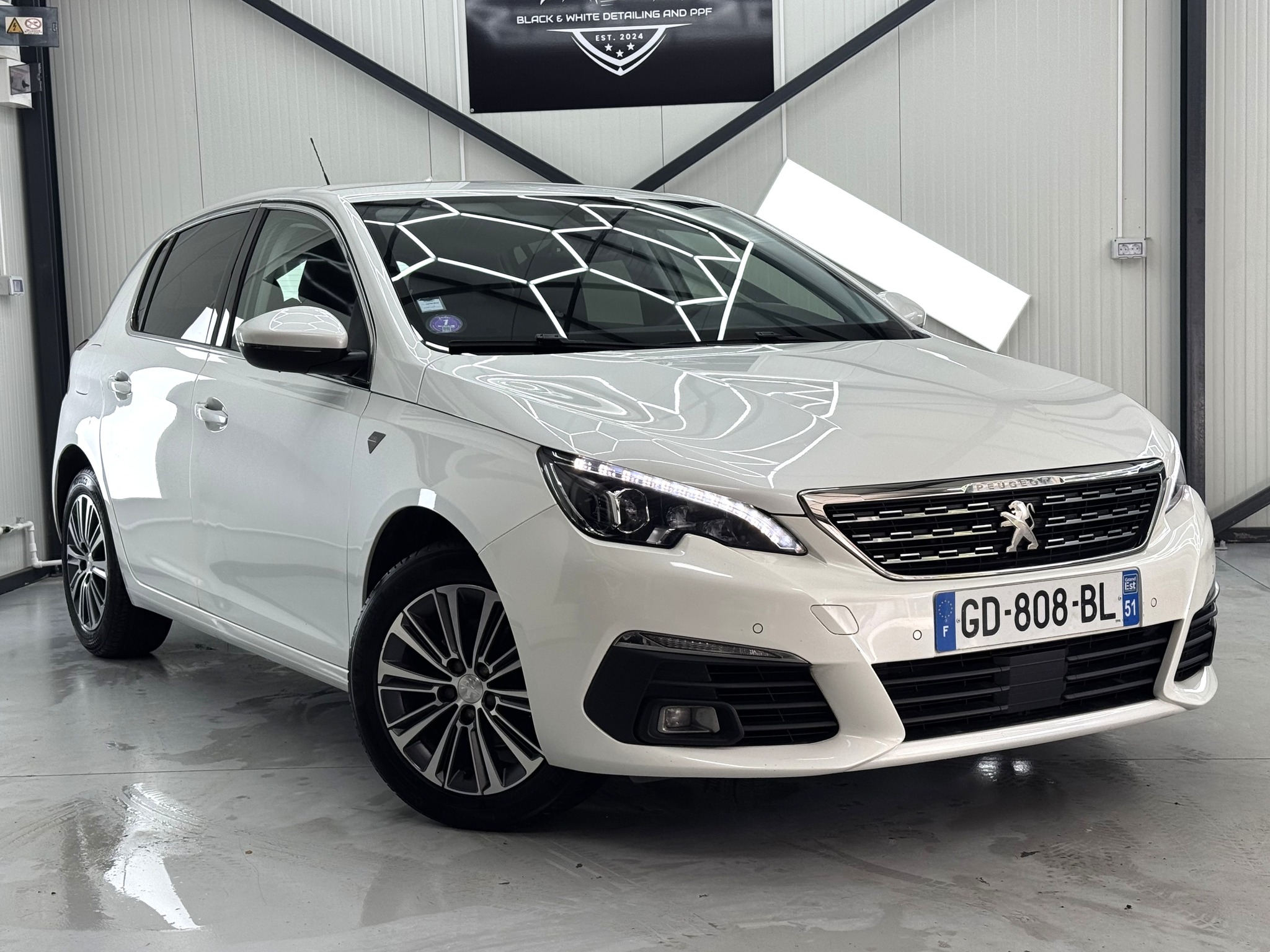 West Cars Auto - Rateautosh.ro Facebook ad
