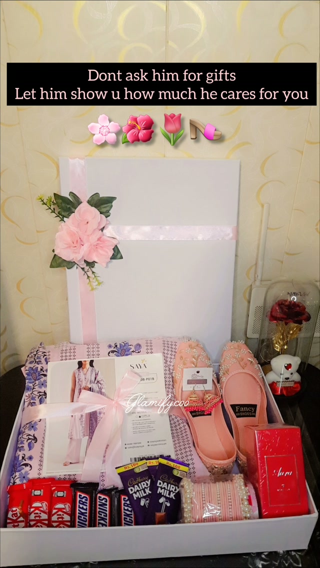 glamifycoo Facebook ad: Customized gift package