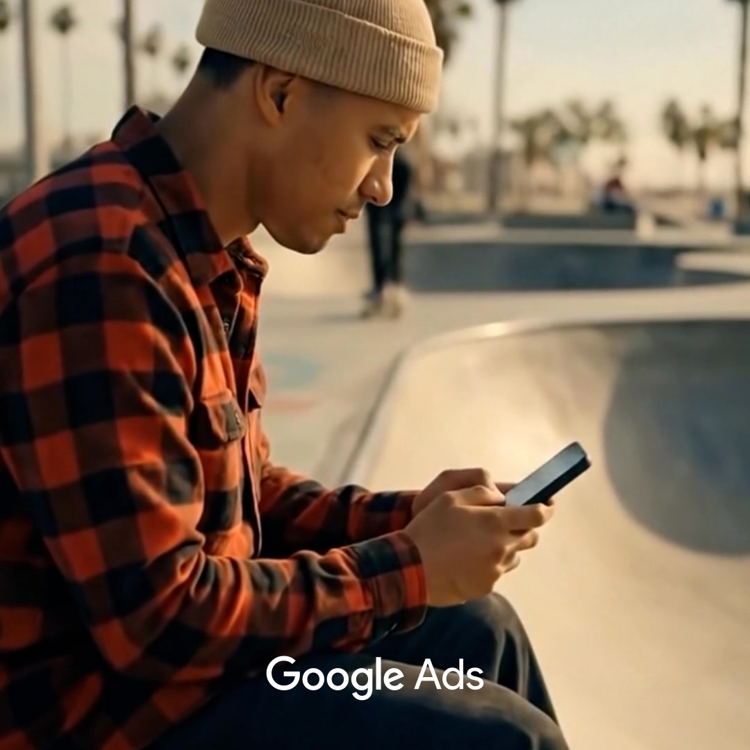 Google Ads Facebook ad: Vá além com Google Ads.
