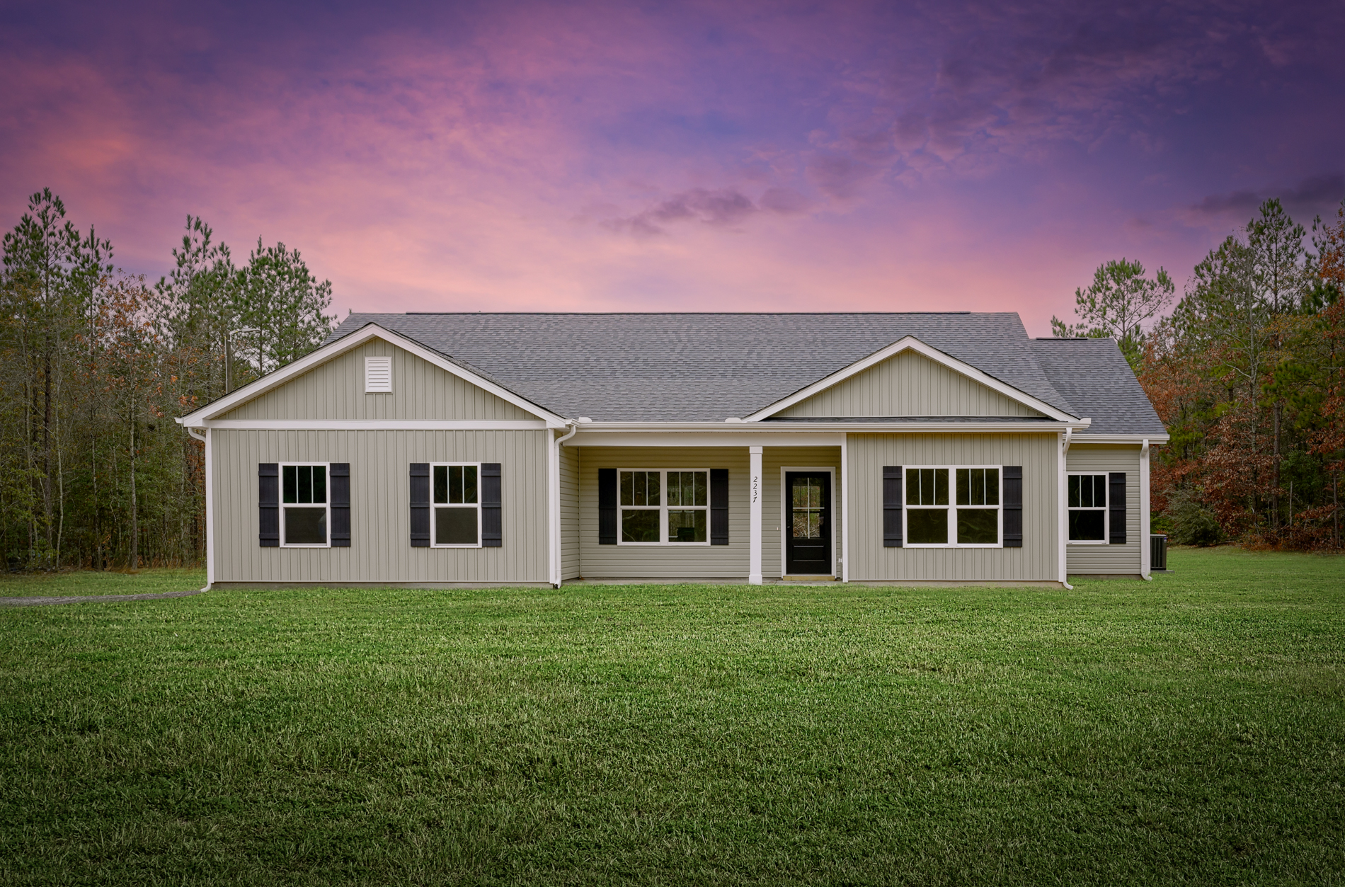 Red Door Homes of the Carolinas Facebook ad: 𝗡𝗲𝘄 𝗣𝗹𝗮𝗻𝘀. 𝗠𝗼𝗿𝗲 𝗙𝗲𝗮𝘁𝘂𝗿𝗲𝘀.