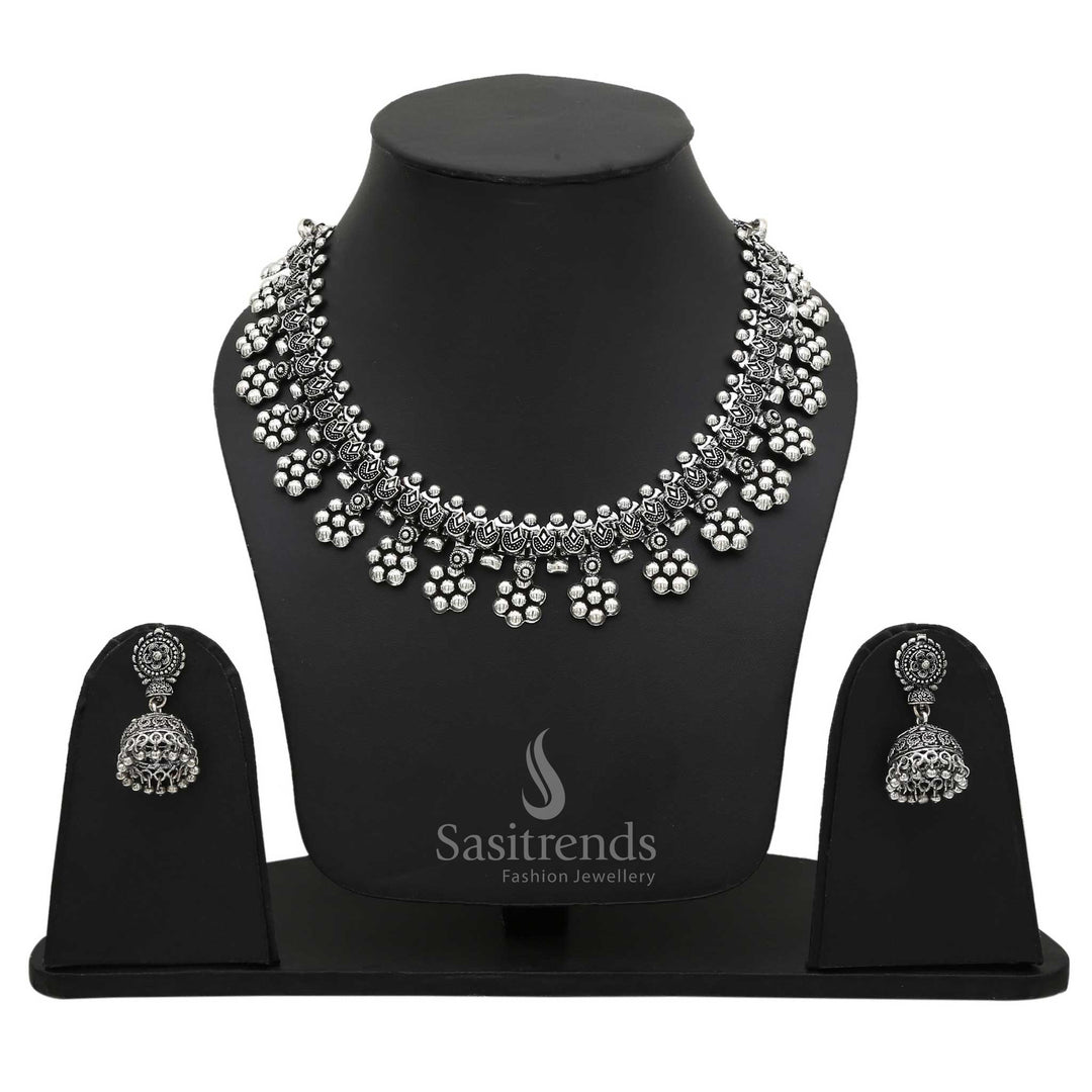 Sasitrends Facebook ad: Elegant designs for daily & occasion wear.