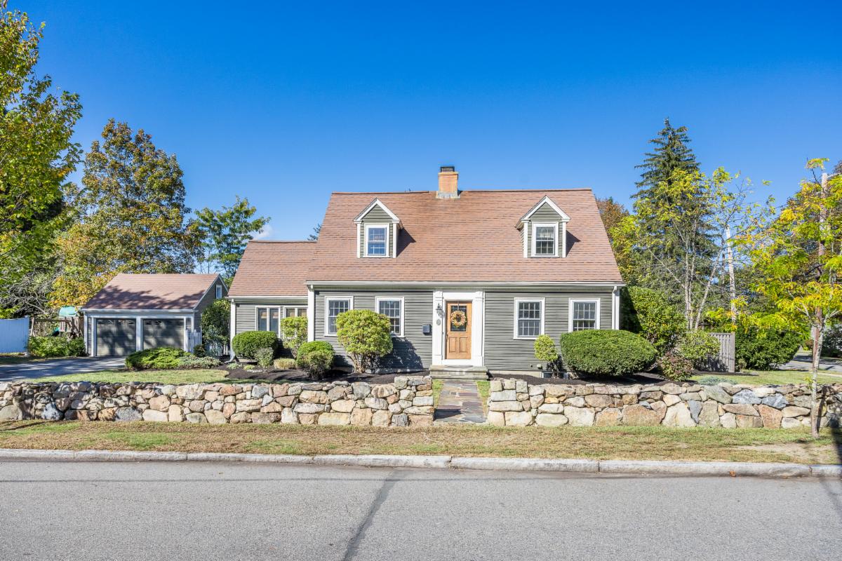 Katie Varney Realtor - Classified Realty Group Facebook ad