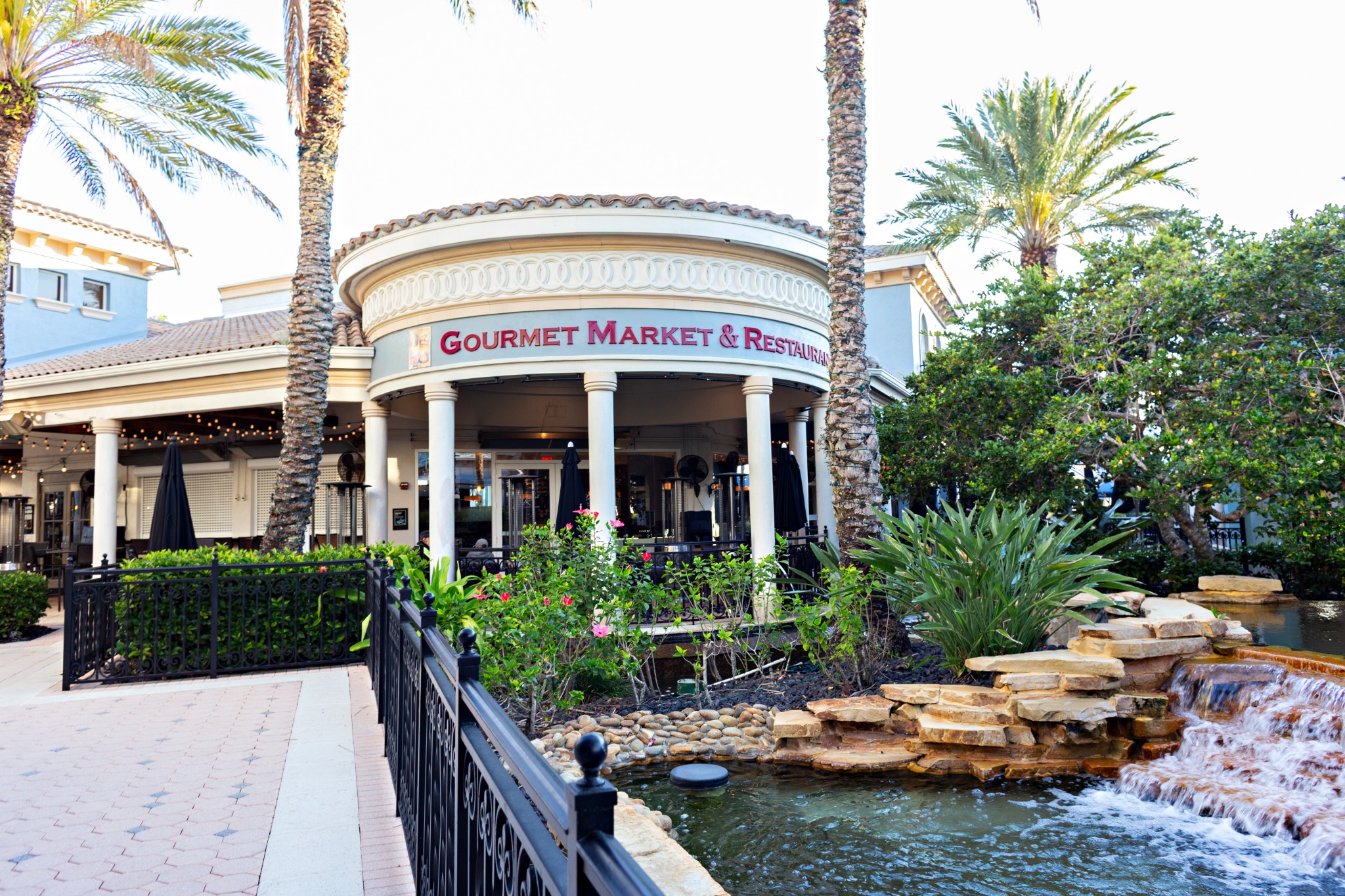 DeRomo's Gourmet Market & Restaurant Facebook ad: Make a Reservation Today