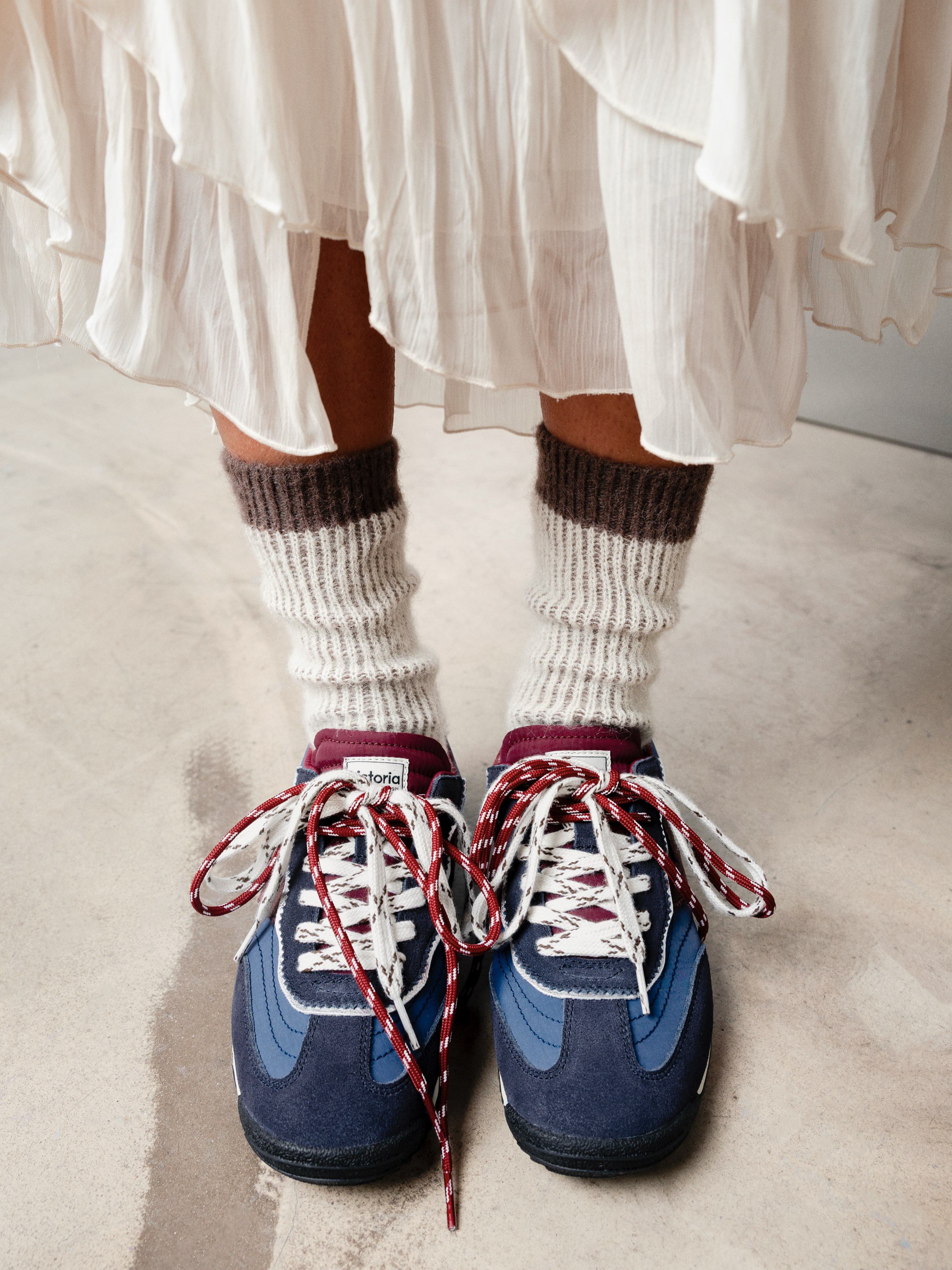 Victoria Shoes Facebook ad: Materials that feel as good as they look.