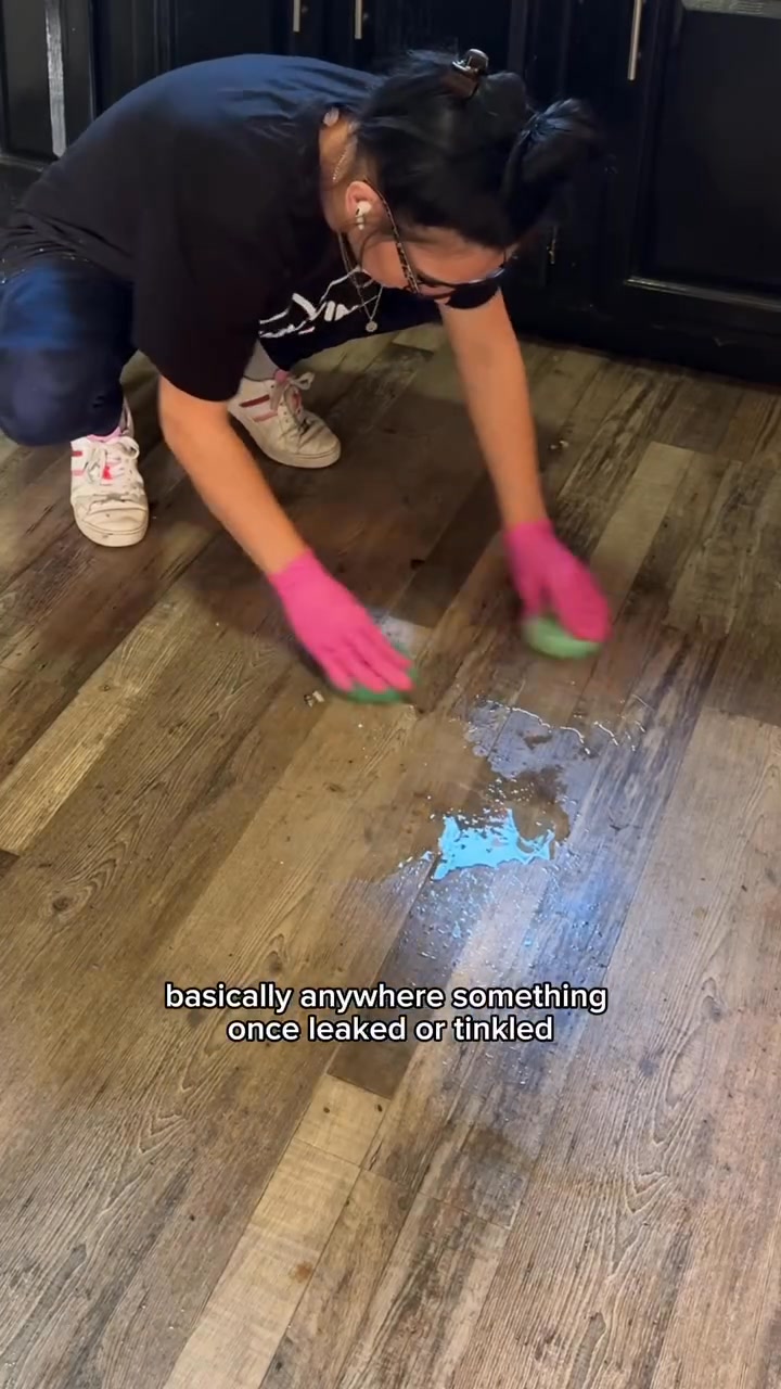 EcoStrong Facebook ad: Eliminate Stains & Odors for Good